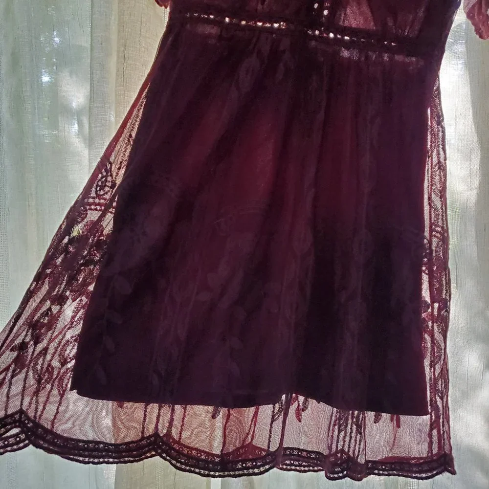 Maroon Lace Dress - Picture 3 of 4